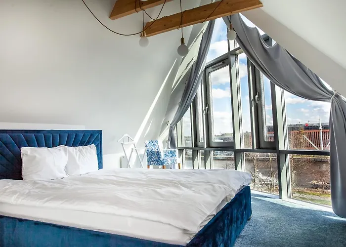 Space Old Town - River View Apartment